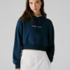 Bluza z kapturem o skróconym kroju Bluza z kapturem o skróconym kroju