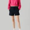 Bluza z kapturem o skróconym kroju Bluza z kapturem o skróconym kroju