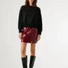 Bluza z okrągłym dekoltem i ćwiekami Bluza z okrągłym dekoltem i ćwiekami