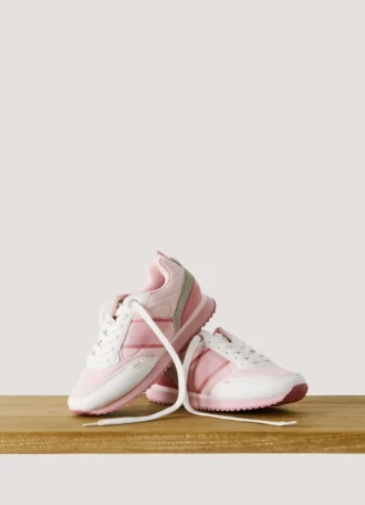 Buty do biegania z połączeniem materiałów