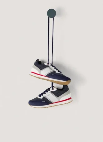 Buty do biegania z połączeniem materiałów