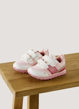 Buty do biegania z zapięciem na rzepy