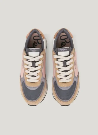 Buty sportowe na platformie
