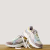 Buty sportowe z elementami łączącymi Buty sportowe z elementami łączącymi