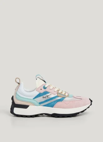 Buty sportowe z półprzezroczystymi detalami