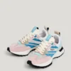 Buty sportowe z półprzezroczystymi detalami