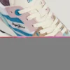 Buty sportowe z półprzezroczystymi detalami