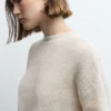 Sweter z dzianiny z dekoltem w serek Sweter z dzianiny z dekoltem w serek