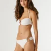 Top bikini typu bandeau