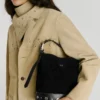 Zamszowa torba typu bucket Zamszowa torba typu bucket